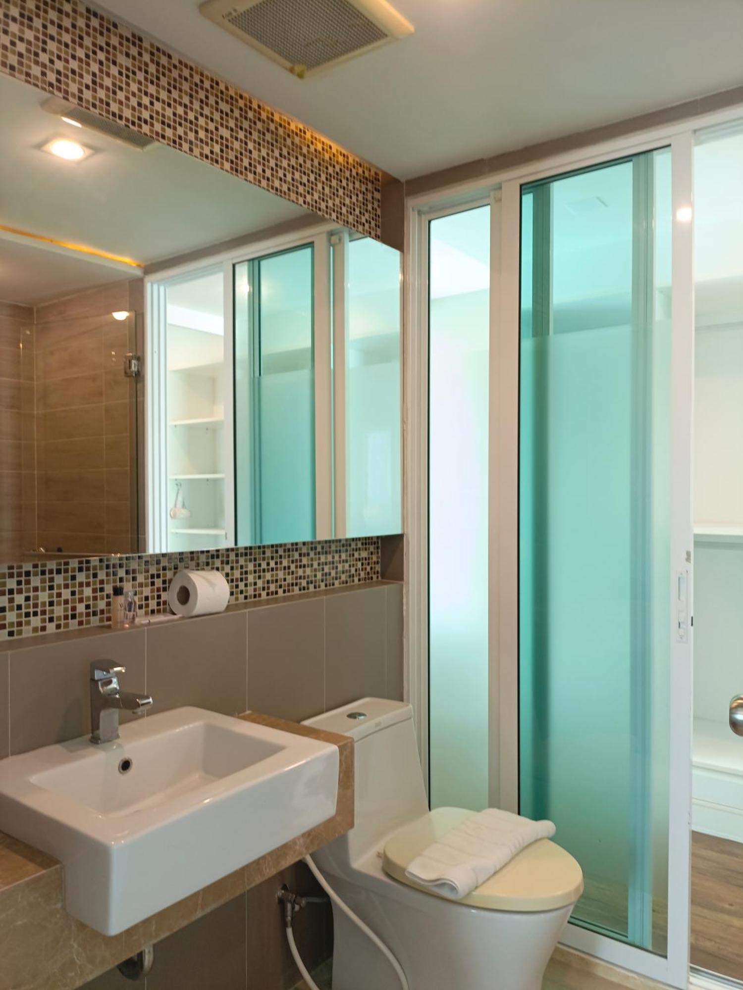 Wisdom Hotel & Residence Районг Екстериор снимка